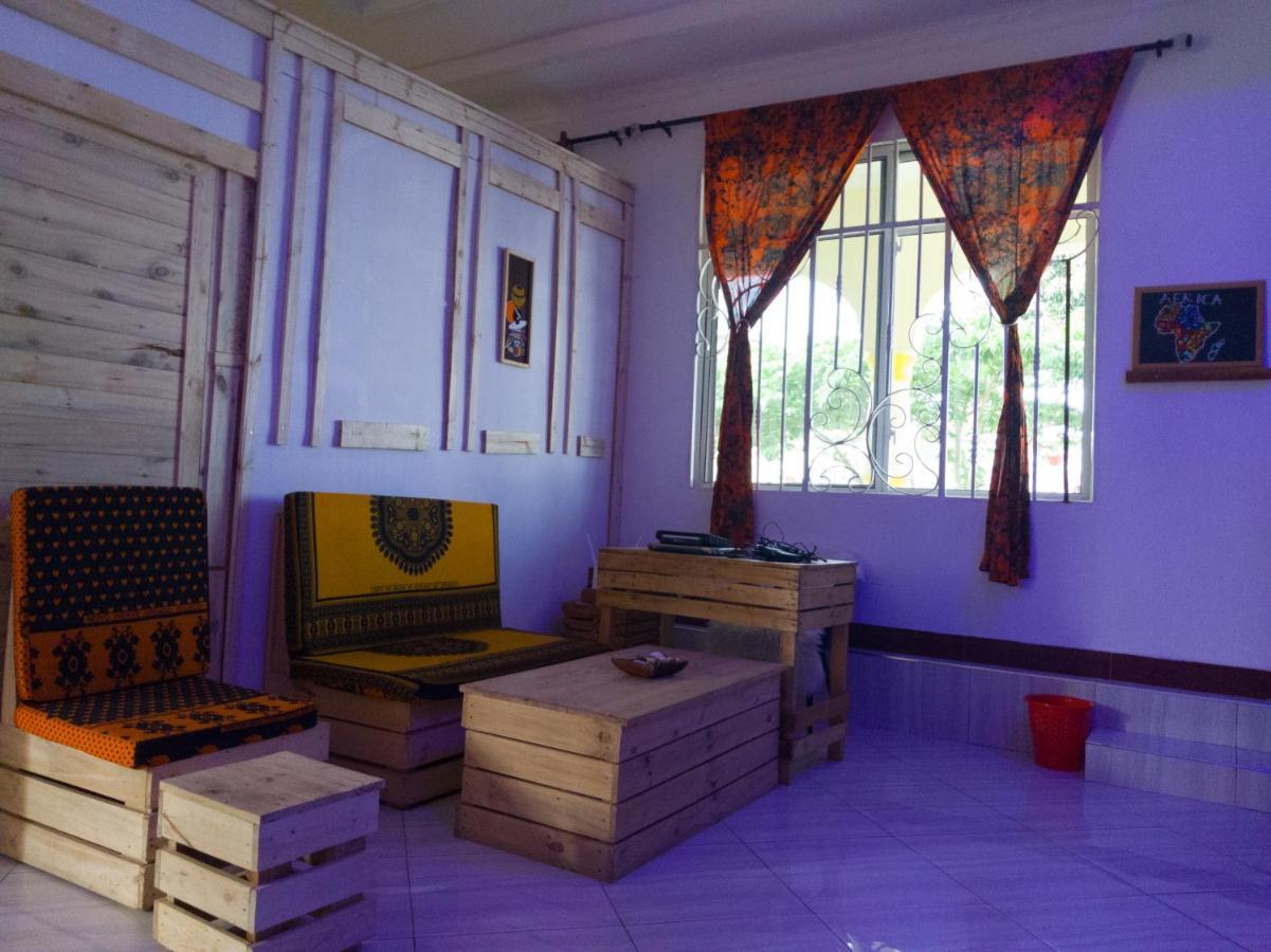 مبيت وإفطار دار السلام L&J Modern Backpackers Kigamboni Beach House المظهر الخارجي الصورة