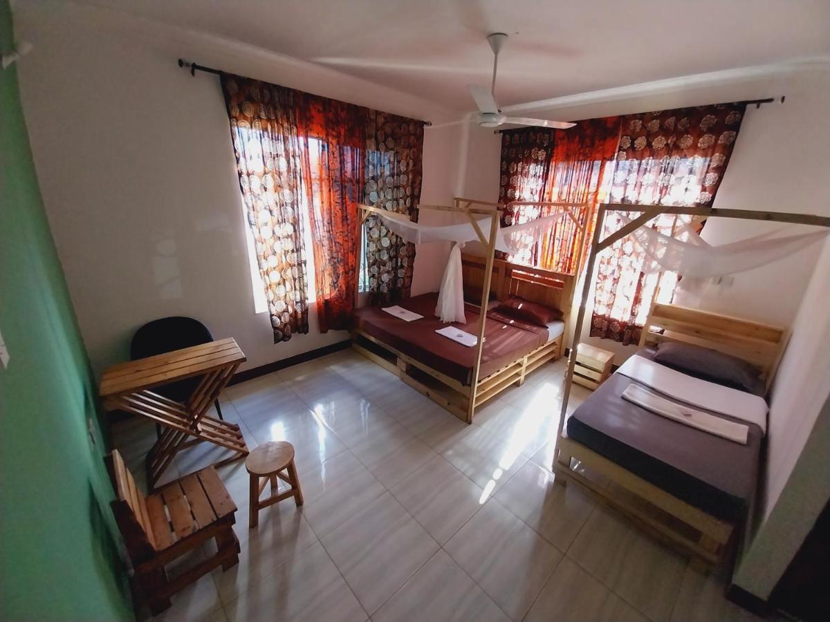 مبيت وإفطار دار السلام L&J Modern Backpackers Kigamboni Beach House المظهر الخارجي الصورة