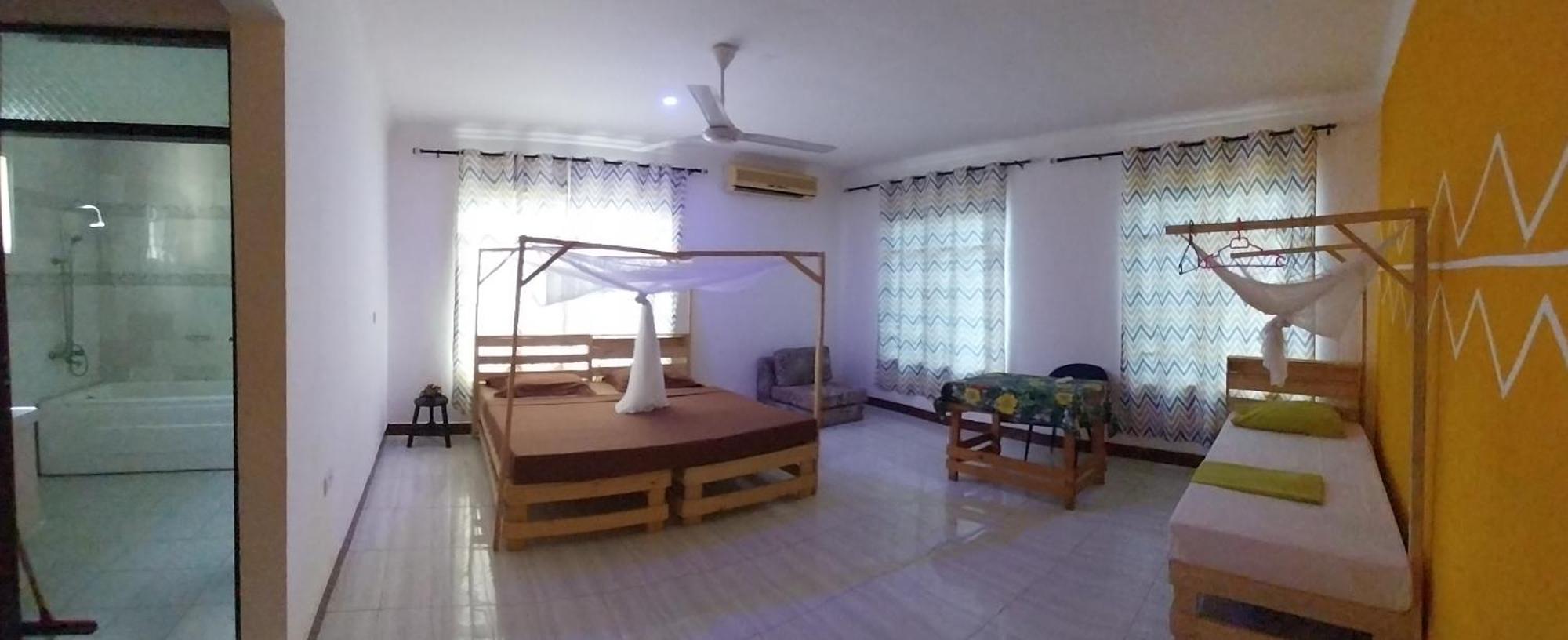 مبيت وإفطار دار السلام L&J Modern Backpackers Kigamboni Beach House المظهر الخارجي الصورة